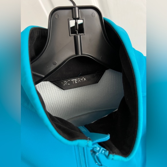 ARC’TERYX Epsilon LT Softshell Jacket - Borneo Blue (S) - Picture 8 of 11